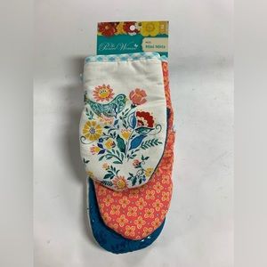 NWT The Pioneer Woman Set of 2 MAZIE Design Mini Oven Mitts Silicone Grip